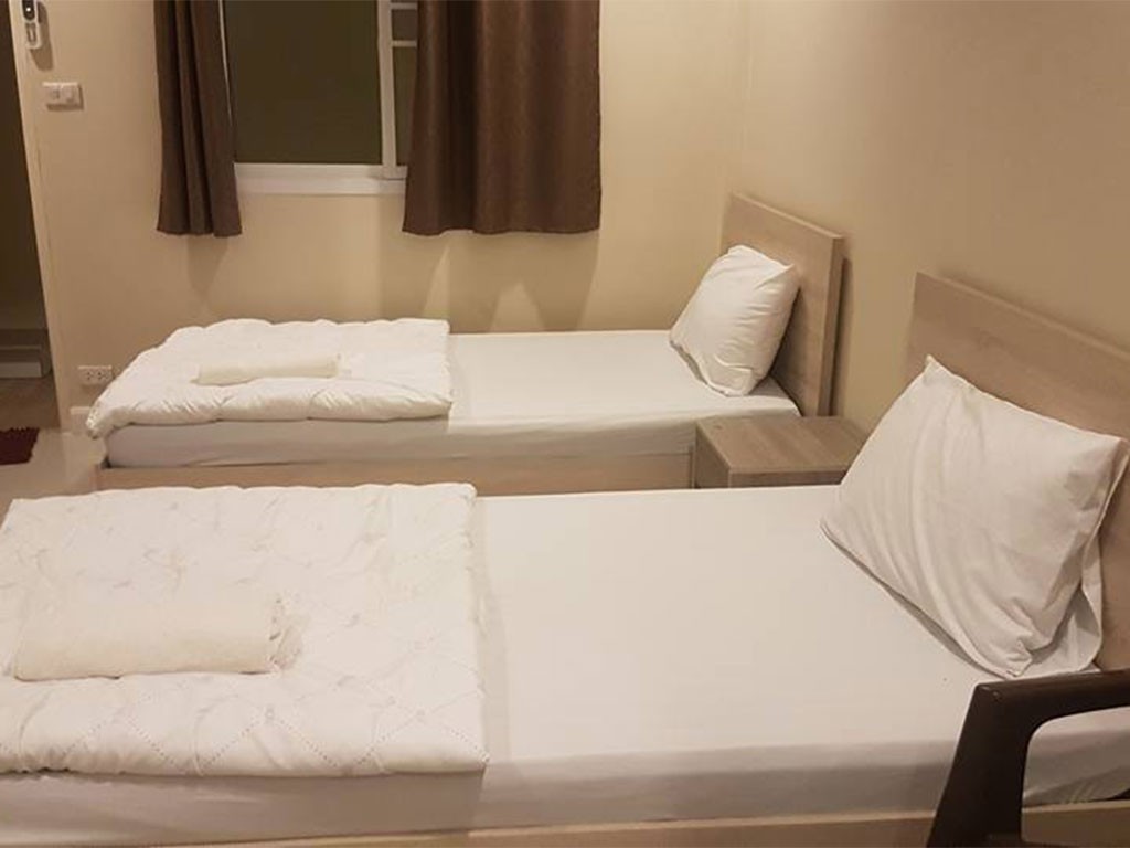 บ้านยาย โฮเต็ล