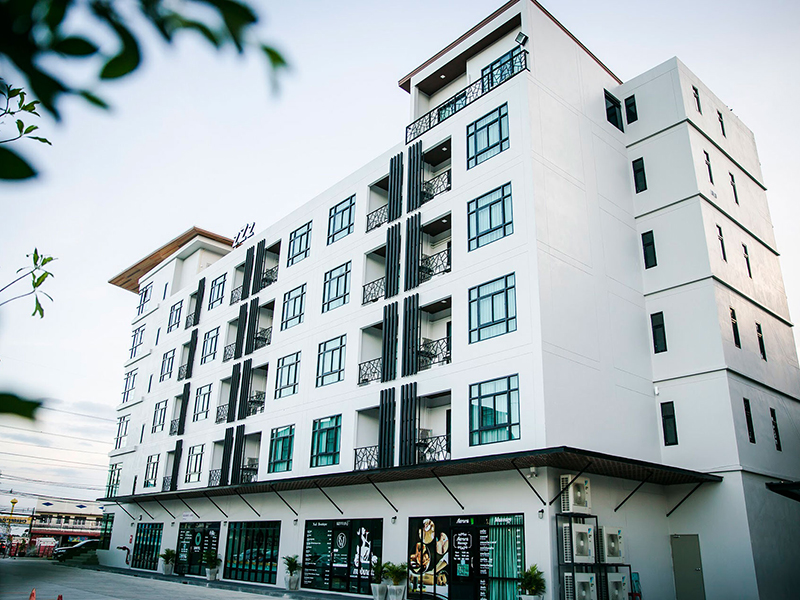 近くのホテル Triple Z Hotel