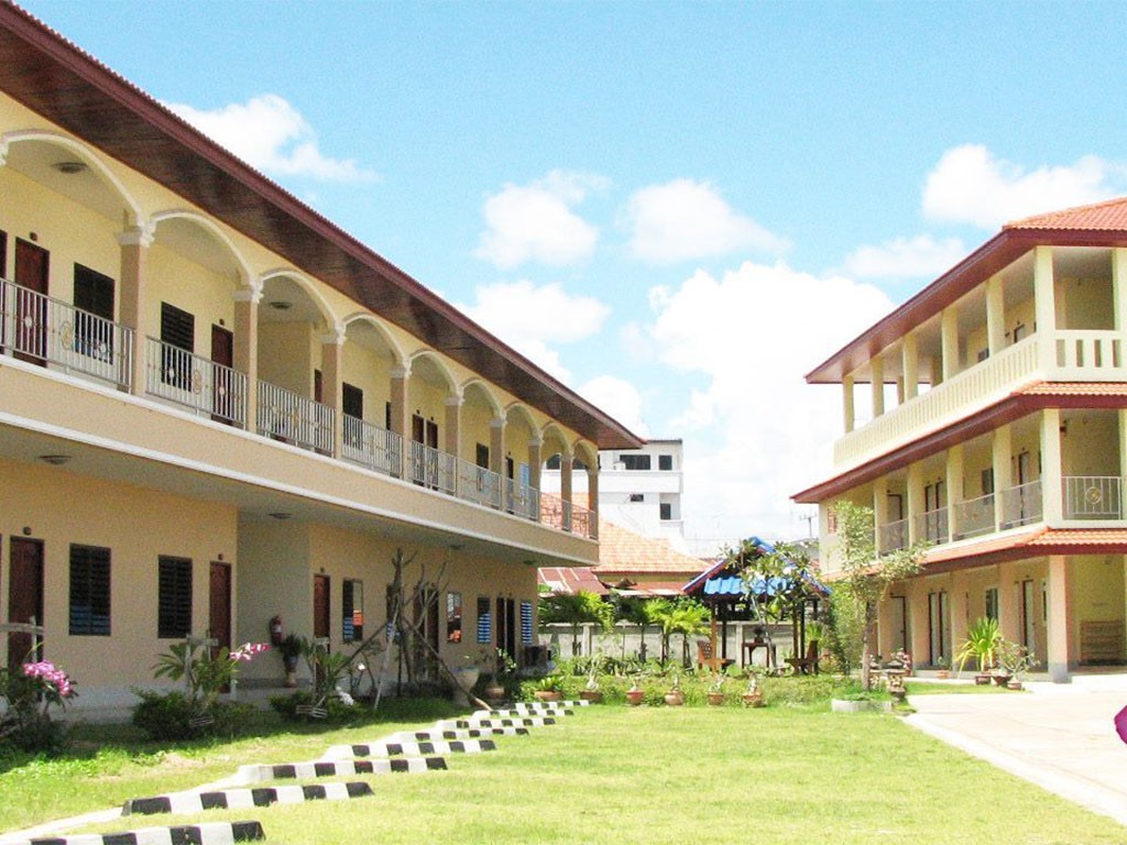 บ้านสวนฟ้าใส