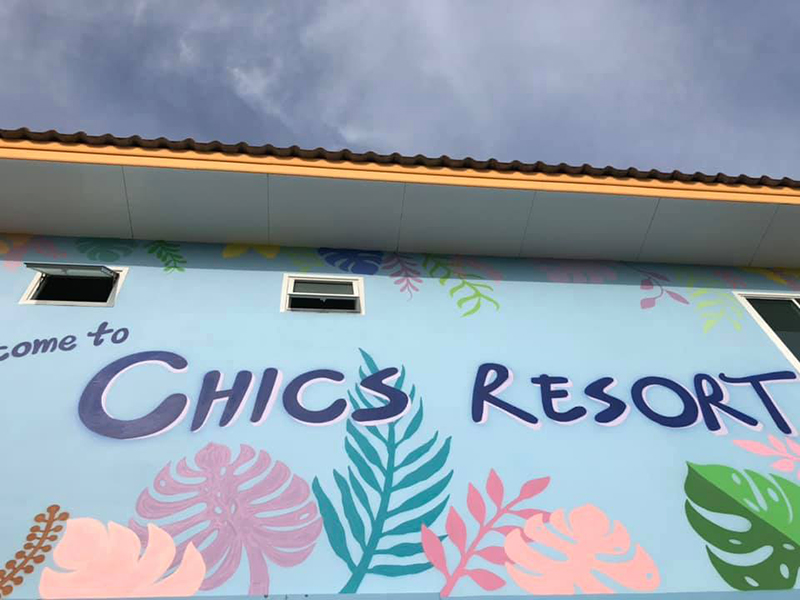 Chics Resort