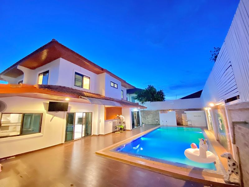 Puek E12 Pool Villa