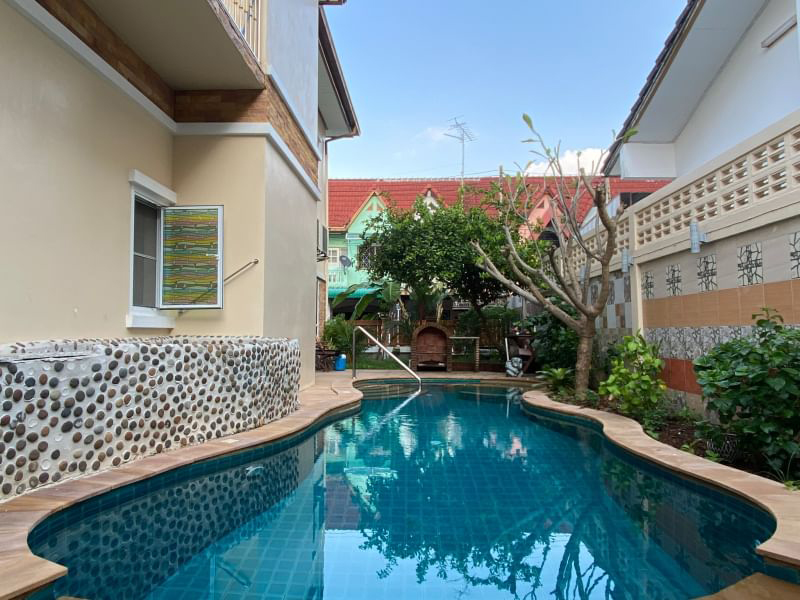 Thap Phraya E17 Pool Villa