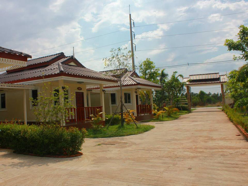 附近的酒店 蓬通大别墅(Phon Thong Grand Villa)