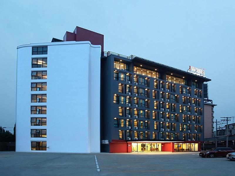 ไอวิช โฮเต็ล