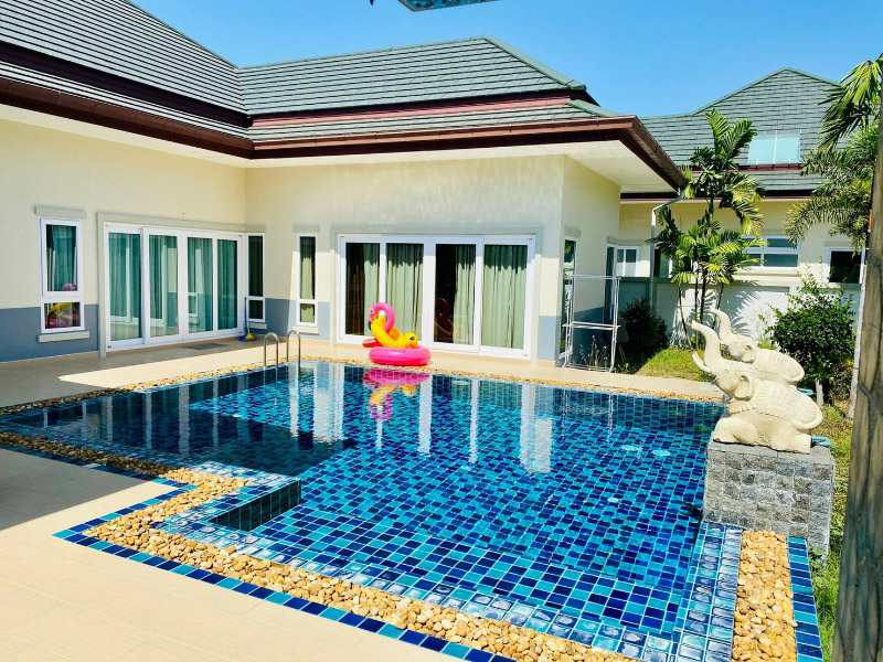 Mintra Pool Villa D Pattaya