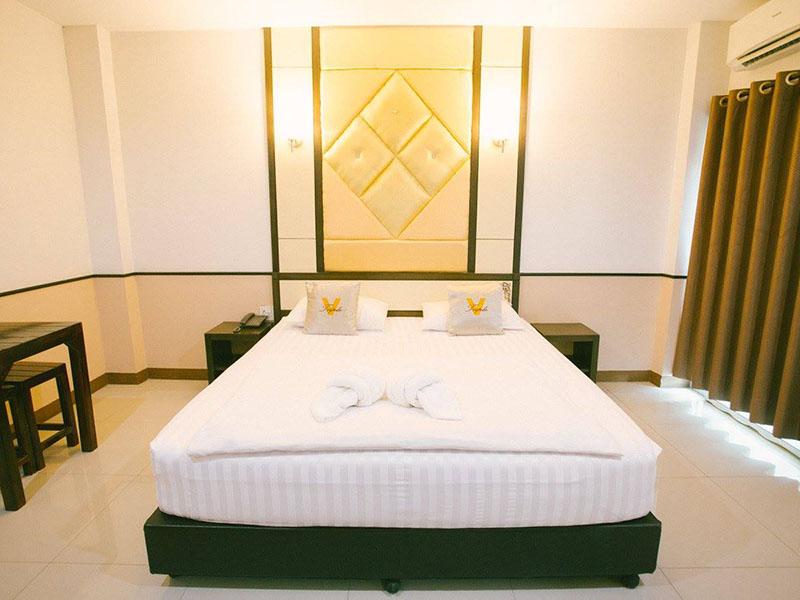 เดอะทริปเปิ้ลวี ร้อยเอ็ด