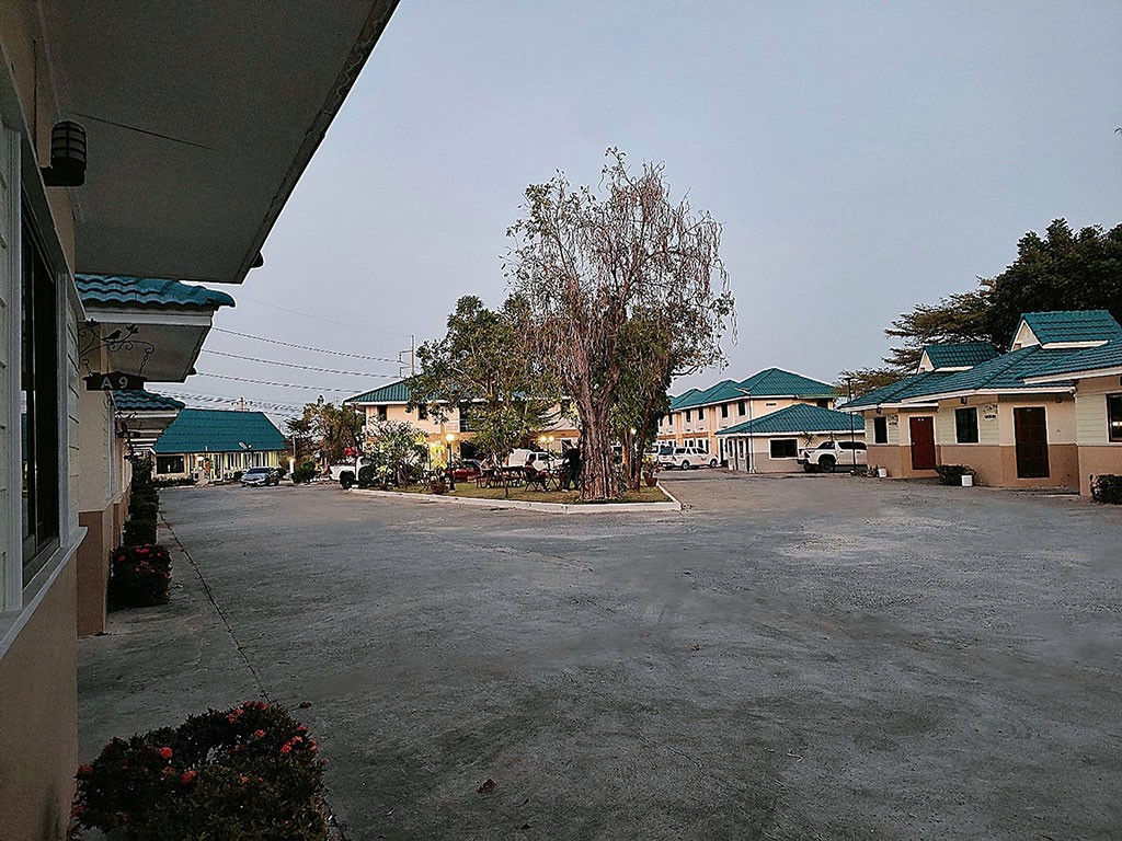 ฟ้าพราวฝน โฮเทล