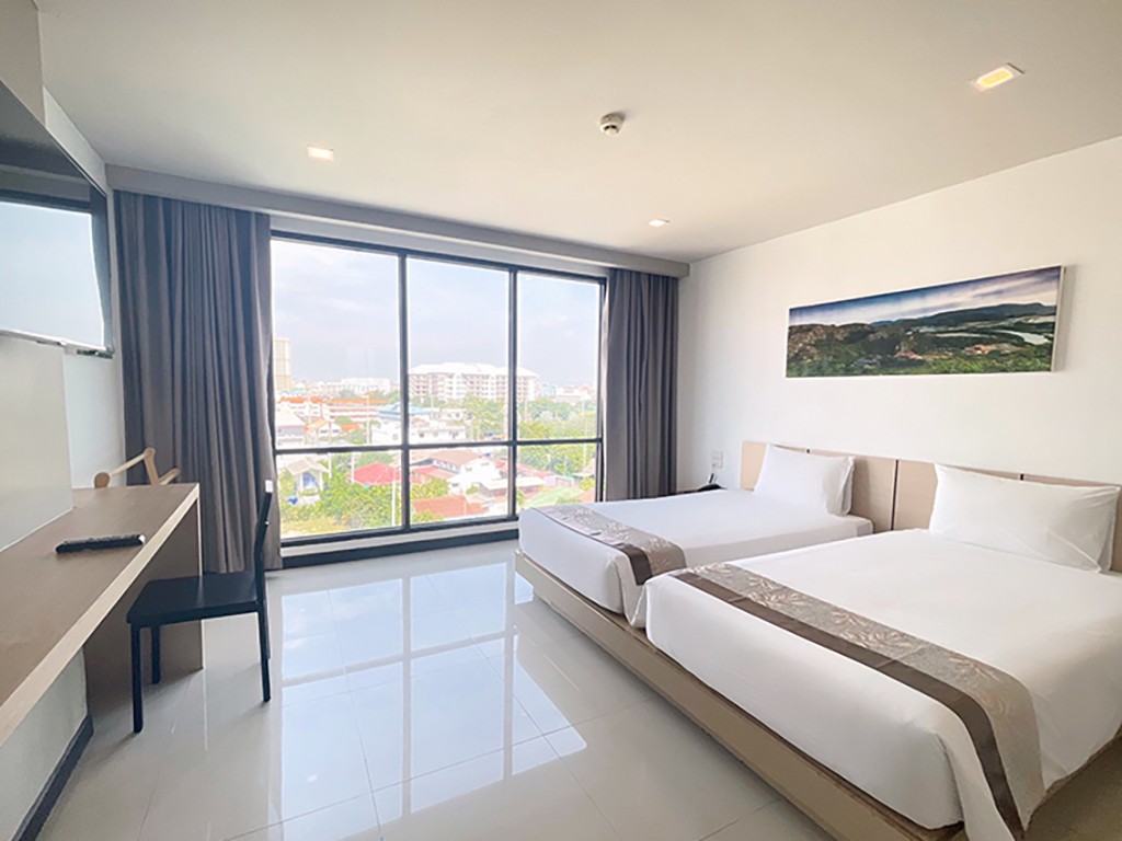 เบสตั้น พัทยา