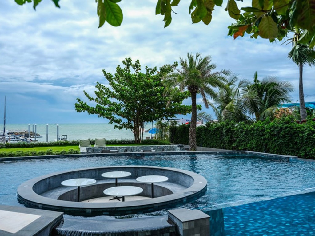 วรริตา โคว์ฟ โฮเต็ล