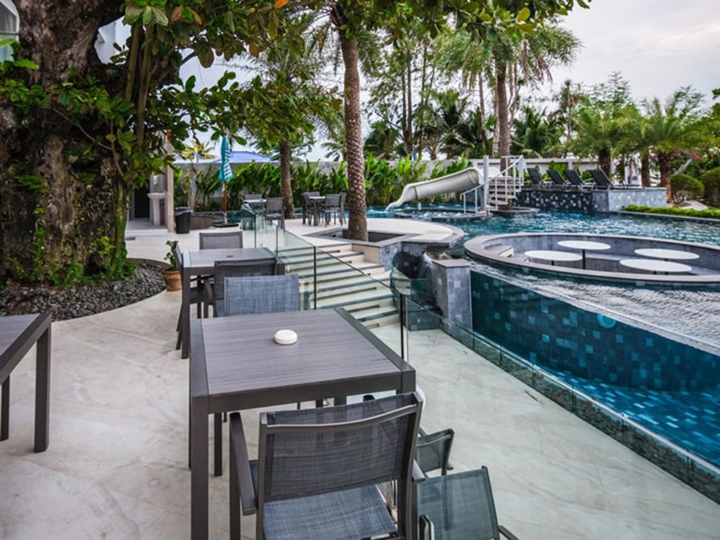 วรริตา โคว์ฟ โฮเต็ล