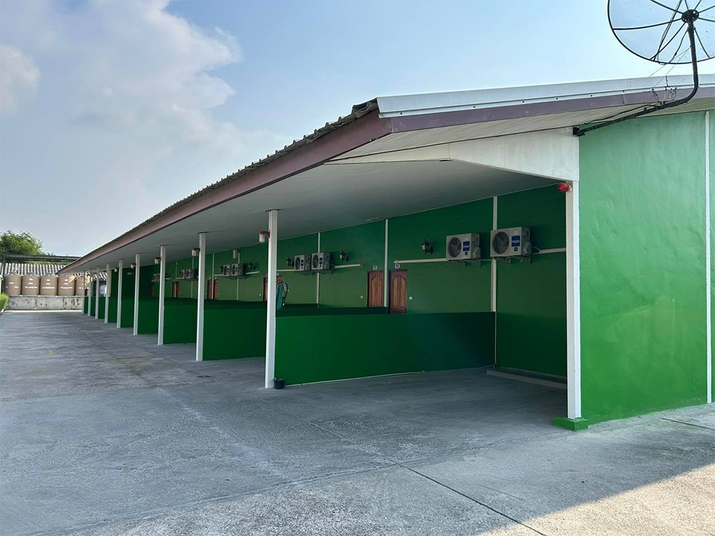 เจิดจรัส รีสอร์ท บ้านบึง