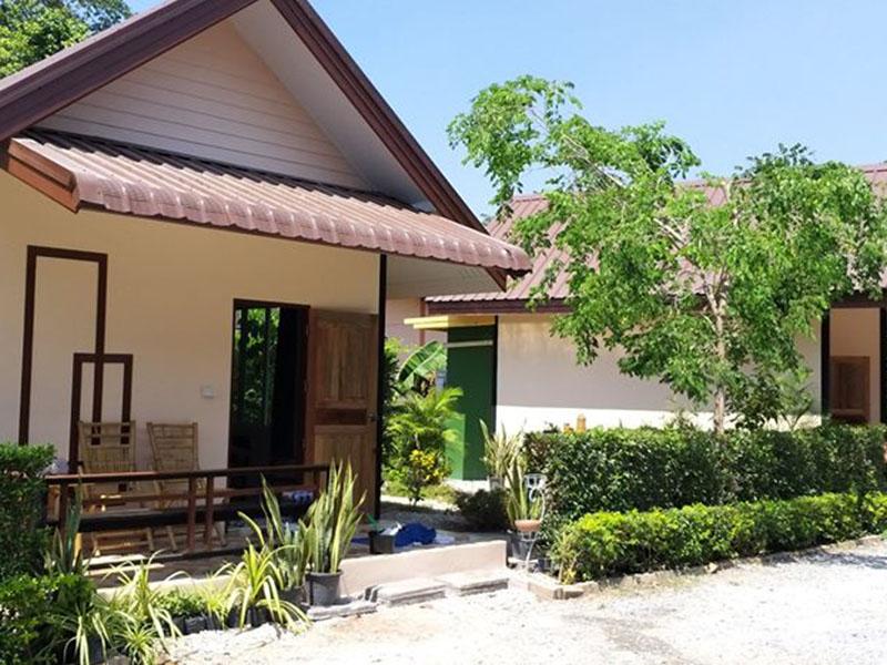 น้ำหอม รีสอร์ท