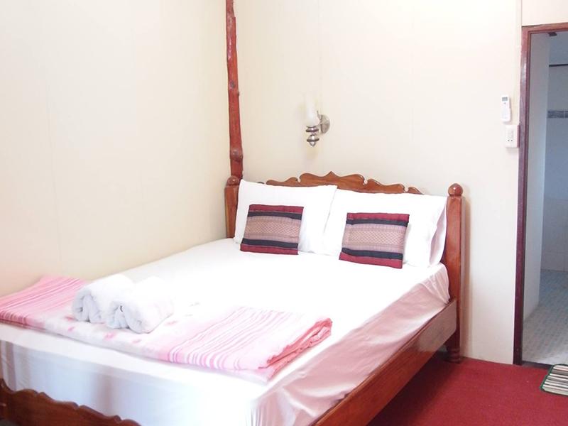 น้องปอเรือนไทย รีสอร์ท