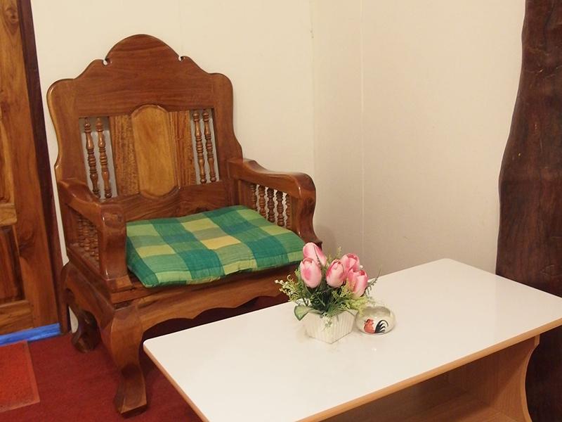 น้องปอเรือนไทย รีสอร์ท