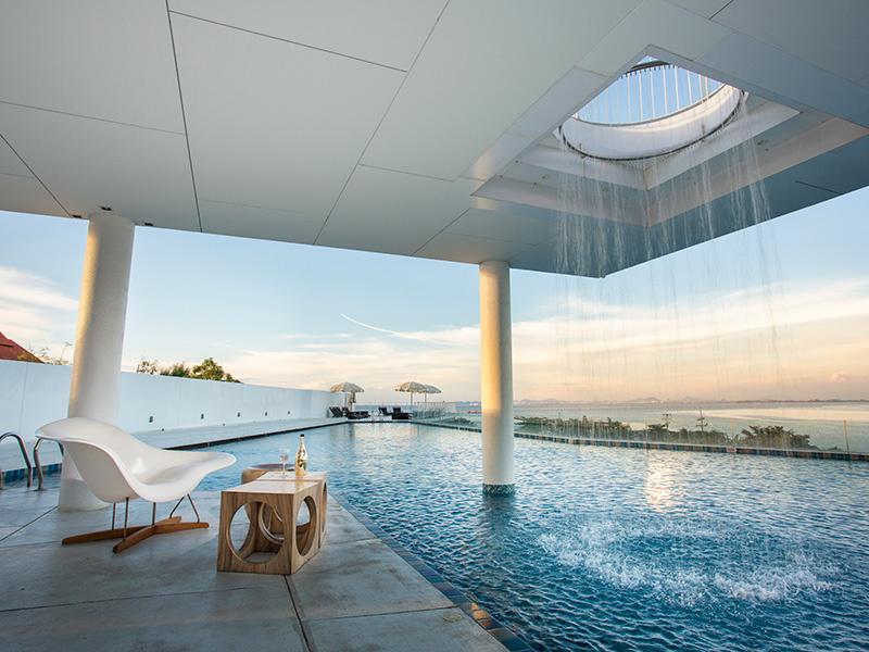 Tsix5 Phenomenal Hotel