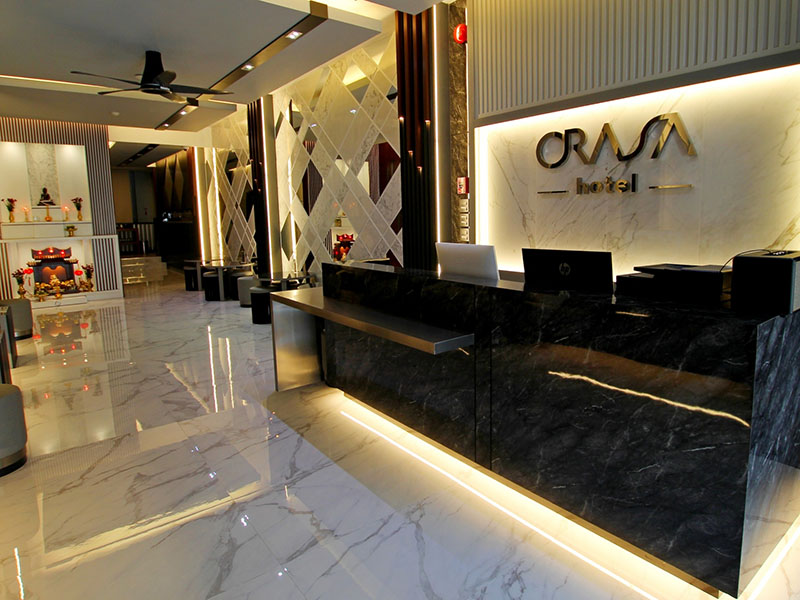 附近的酒店 Orasa Hotel