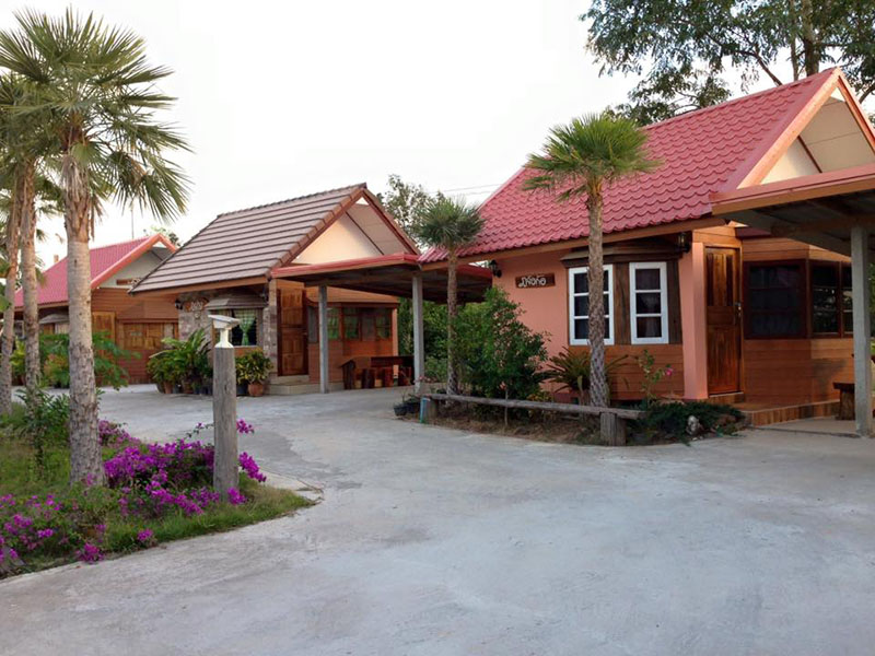 Phuaom Ville Resort