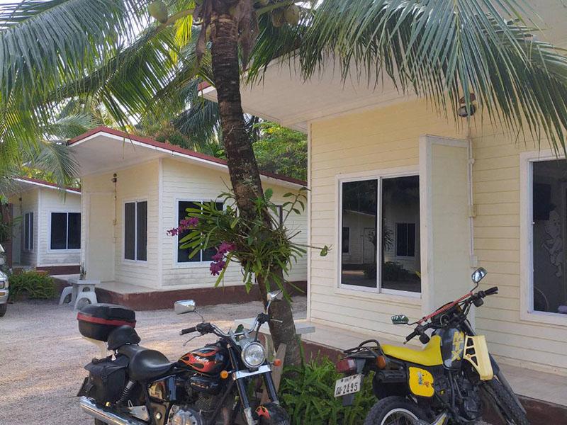 ริมน้ำ ลมเย็น รีสอร์ท