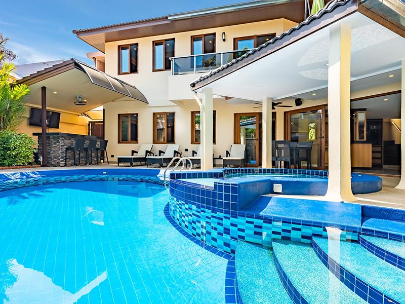 ลักซัวรี่ พูลวิลล่า ที1