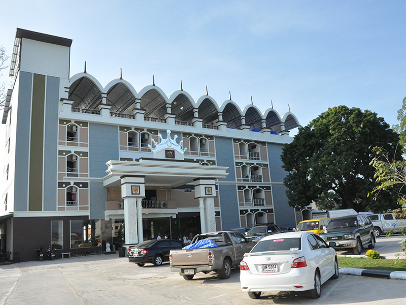 附近的酒店 王宫大酒店（The Queen Palace Hotel）