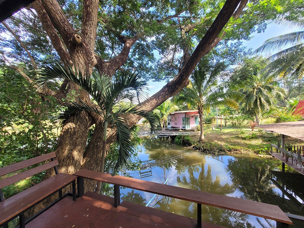 สวรรค์สร้างนางแก้ว รีสอร์ท