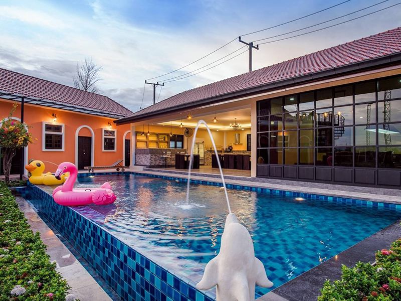 Freestyle Pool Villa