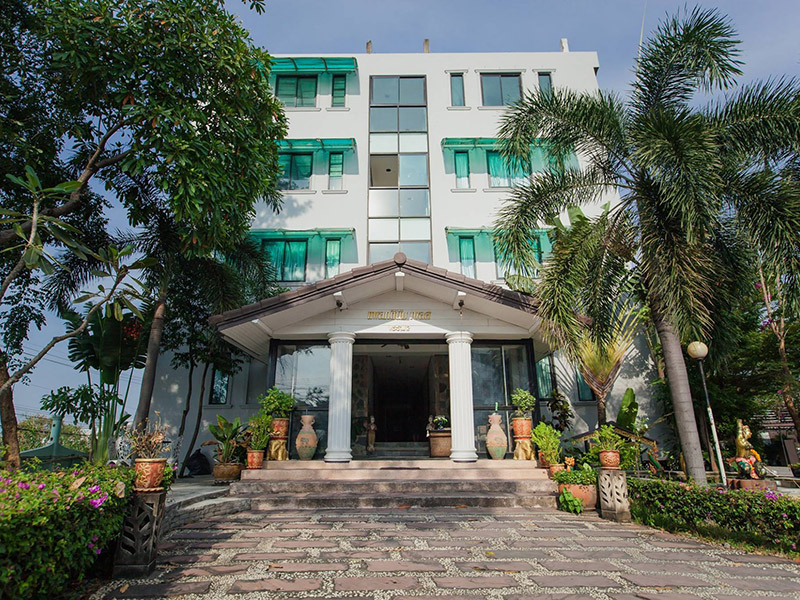 Platinum Place