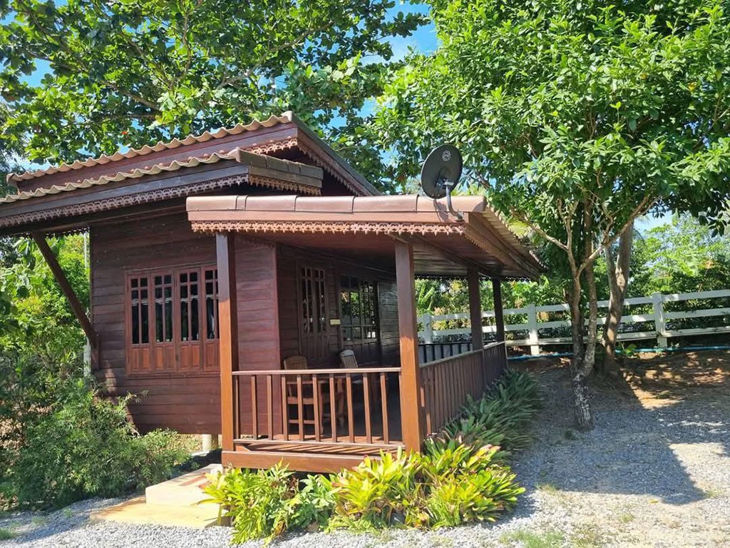 ควีนแอ้น รีสอร์ท