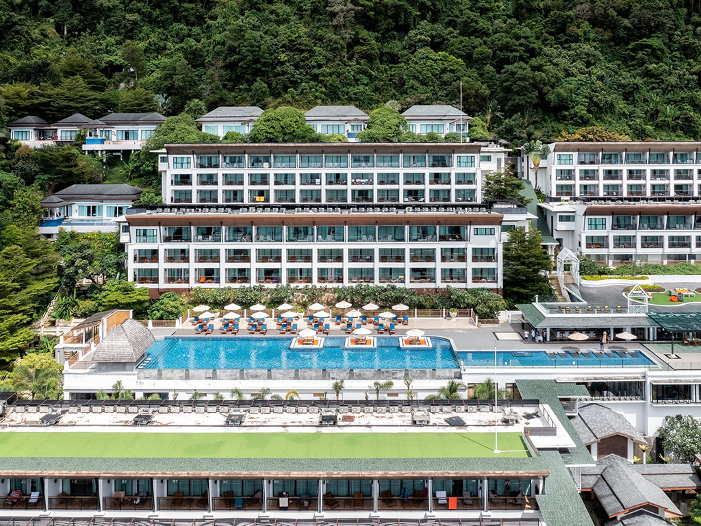 近くのホテル Andamantra Resort and Villa Phuket