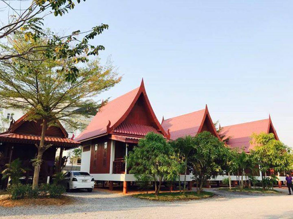 ส พวงทองรีสอร์ท