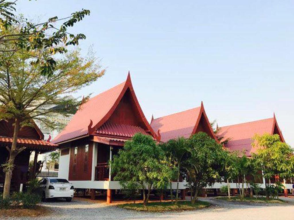 ส พวงทองรีสอร์ท