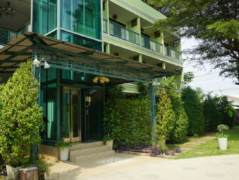 Garden Corner Resort and Hotel