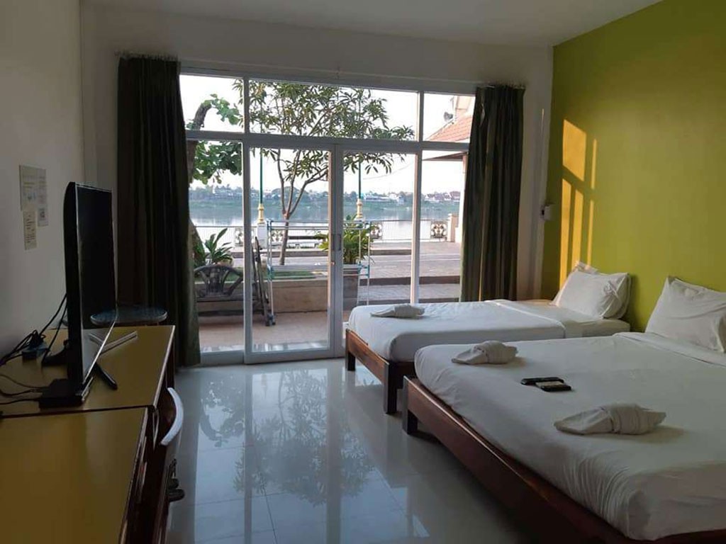 บ้านแม่ริมน้ำ