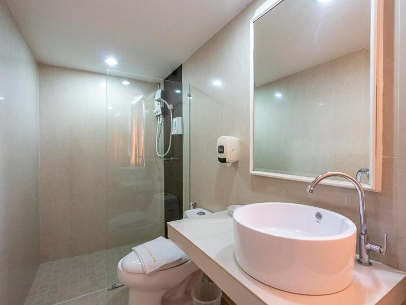 โกลเดน เฮาส์ เซอร์วิส อพาร์ตเมนท์