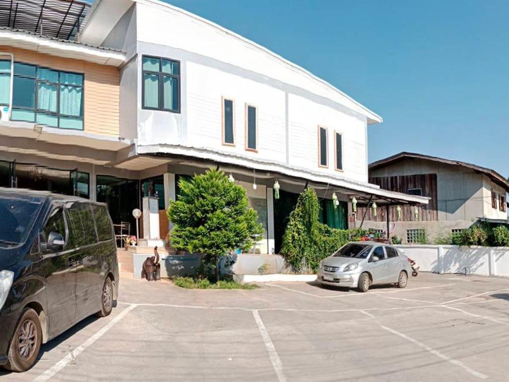 ทรี บริดจ์ โฮเทล