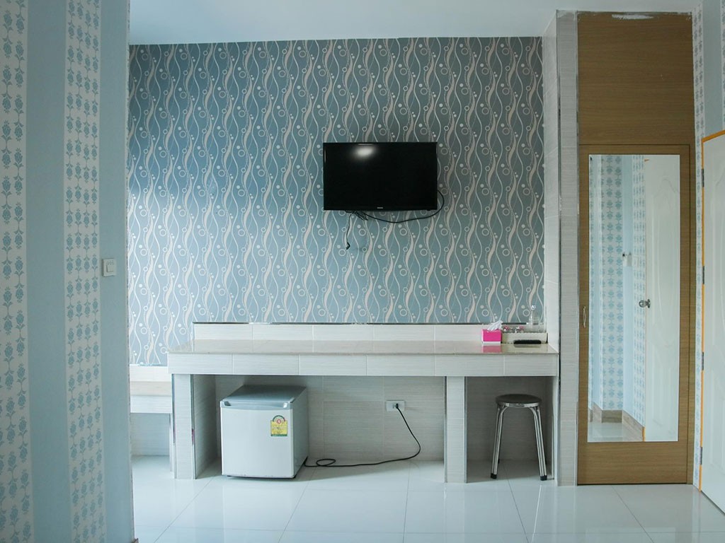 วีรกิจ แกรนด์