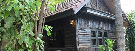 baanrimnam and resort kamphaengsaen