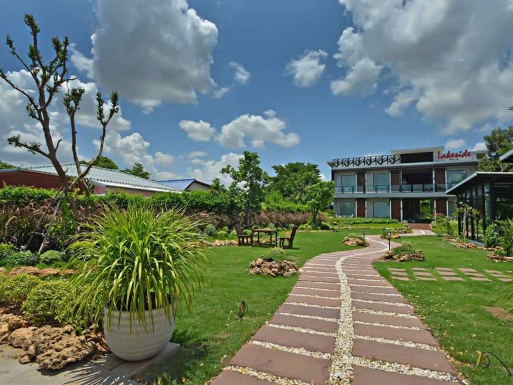 เลคไซด์ คอฟฟี่ แอนด์ คูซีน