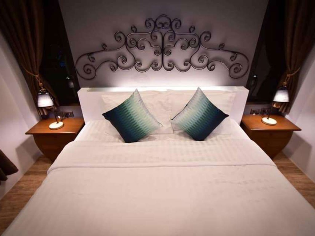 เลคไซด์ คอฟฟี่ แอนด์ คูซีน