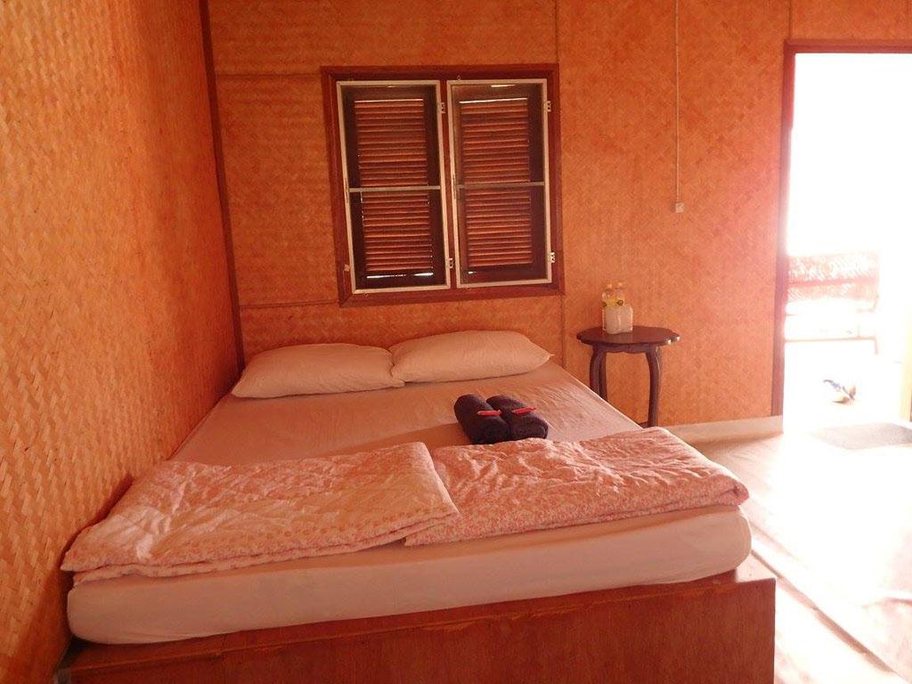 เรือนแพอาจารย์วิช