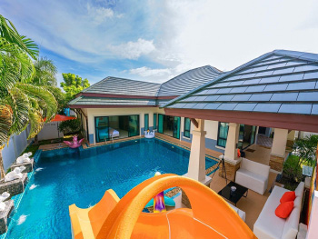 Orange Melon Poolvilla