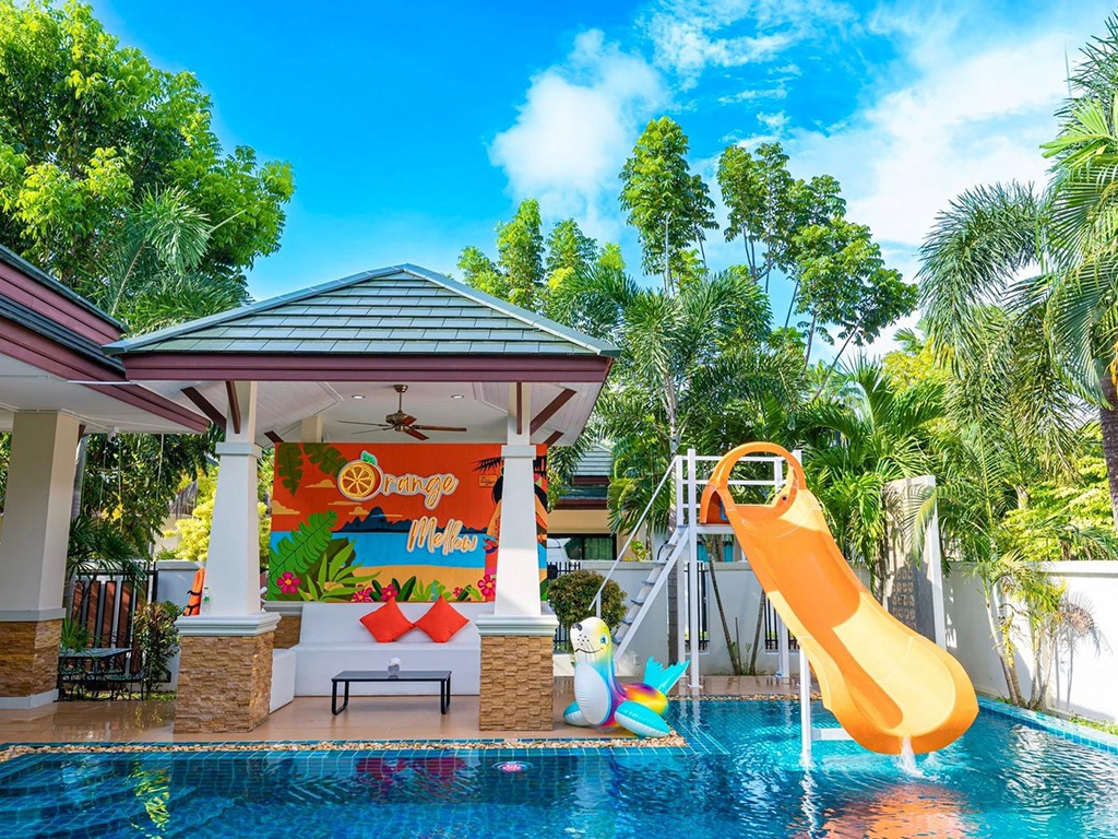 Orange Melon Poolvilla