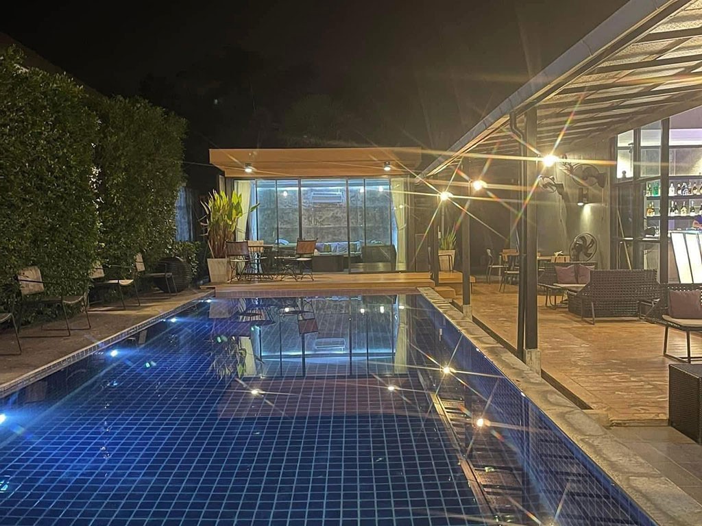 มนตราเฮาส์ บาร์ แอน เรสเตอร์รอง