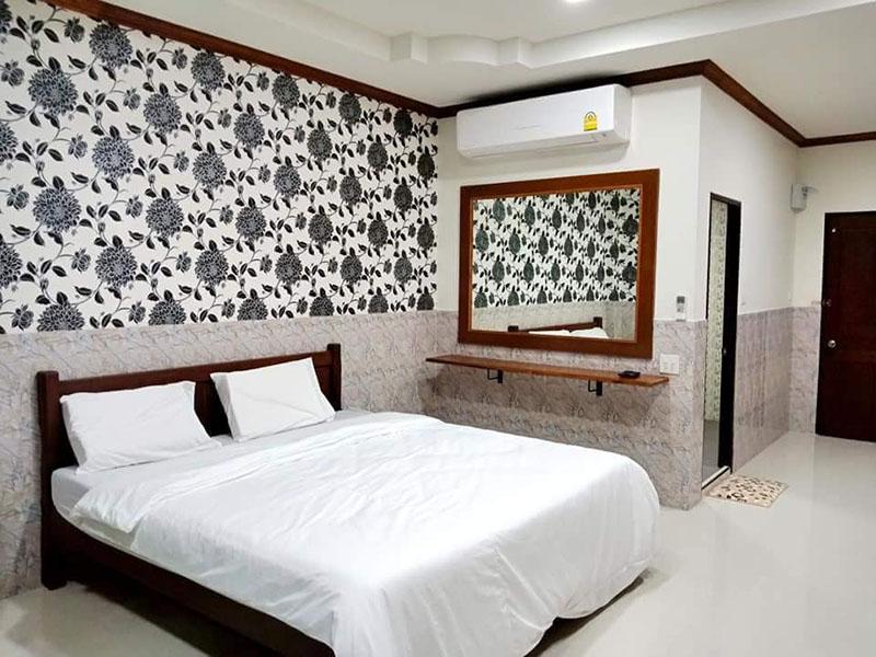 อำไพเพลส