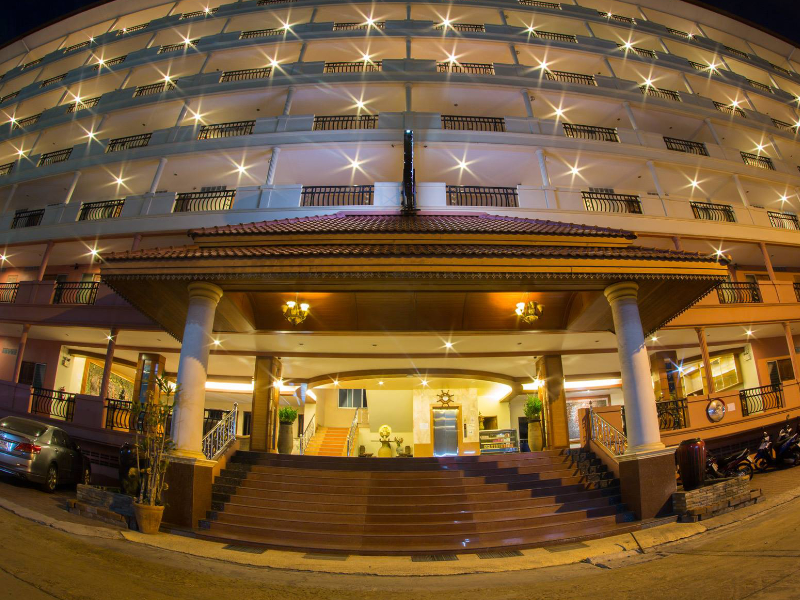 Hotels Nearby Navin Mansion Pattaya