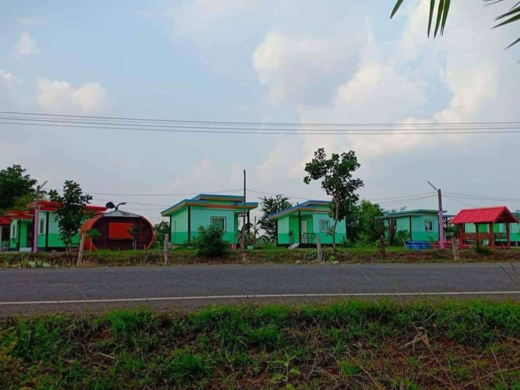 พระจันทร์ รีสอร์ท
