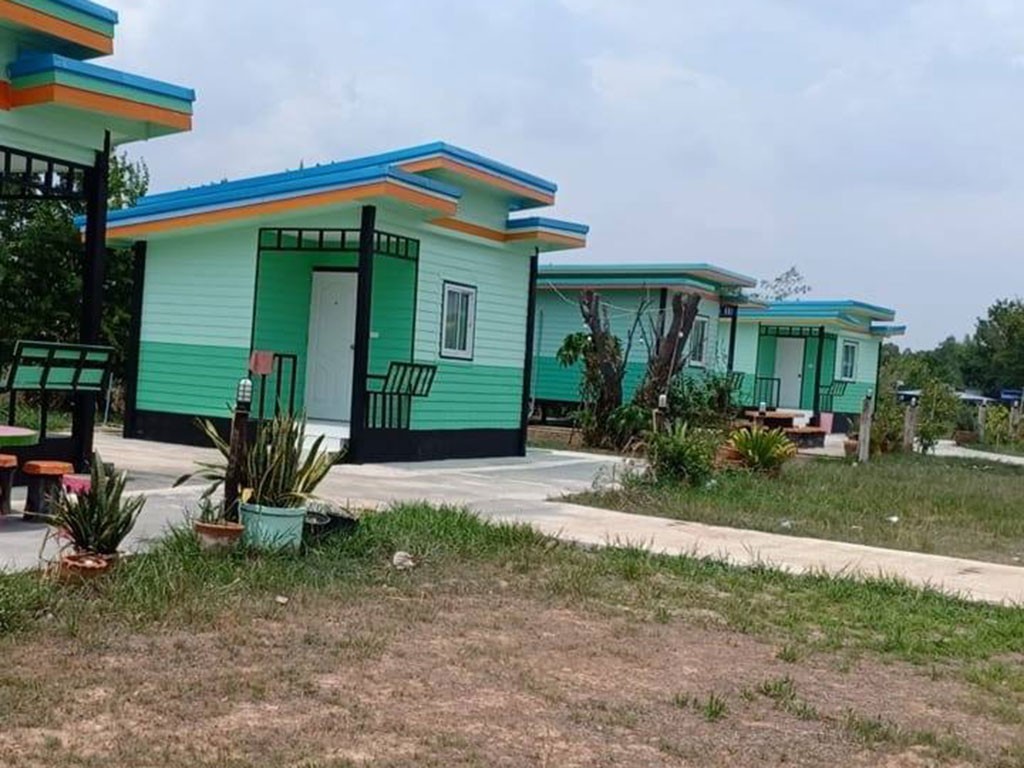 พระจันทร์ รีสอร์ท