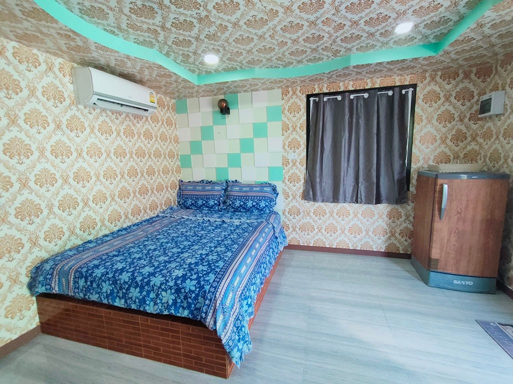 พระจันทร์ รีสอร์ท