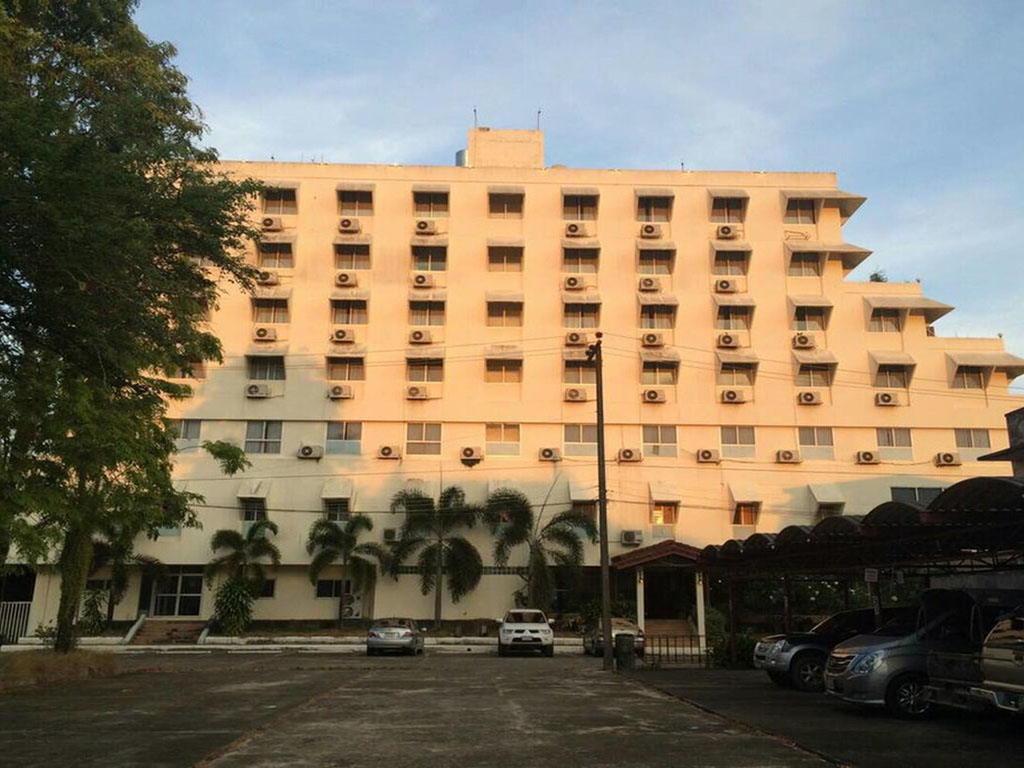 Paradorn Inn Hotel