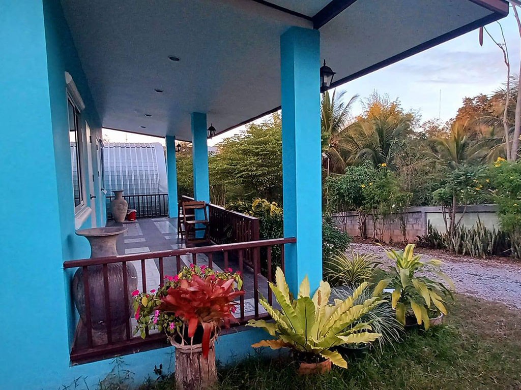 ขวัญข้าว แอนด์ วีอาร์พี รีสอร์ท